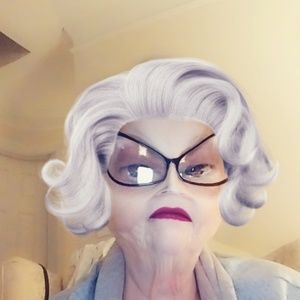 Meet your Posher, Myra